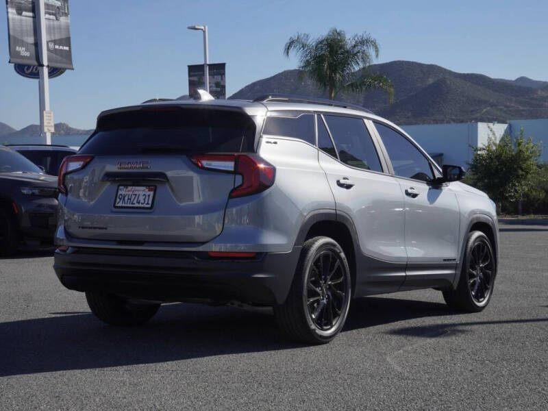 2023 GMC Terrain SLE