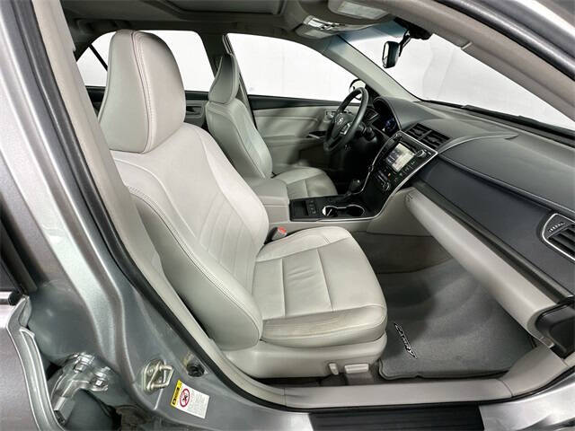 2016 Toyota Camry Hybrid XLE