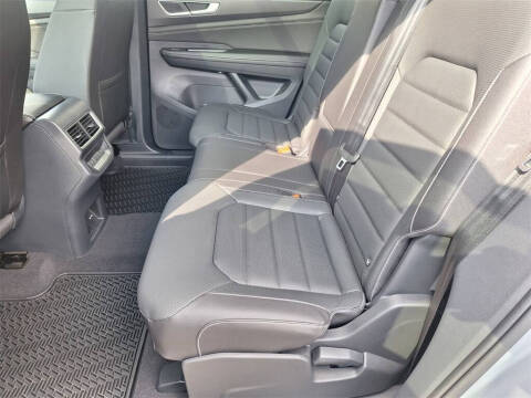 2026 Volkswagen Atlas Cross Sport SEL R-Line Black 4Motion