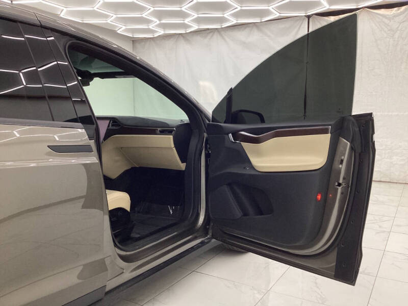 2016 Tesla Model X P90D