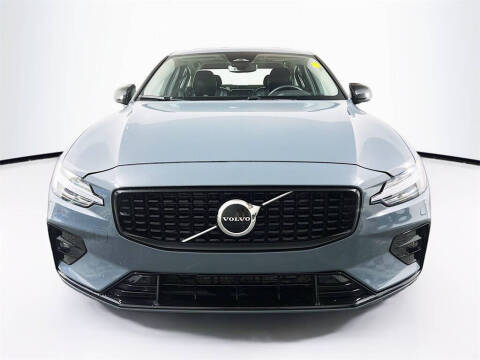 2023 Volvo S60 B5 Core Dark Theme