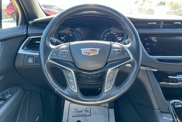 2022 Cadillac XT5 Premium Luxury