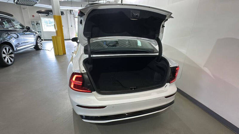 2025 Volvo S60 B5 Plus
