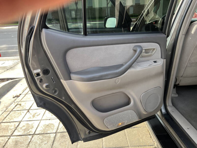 2007 Toyota Sequoia SR5