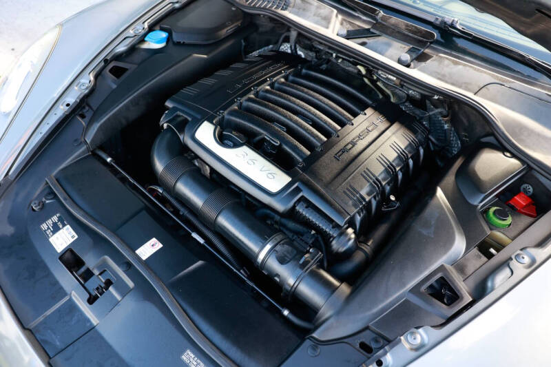 2014 Porsche Cayenne Platinum