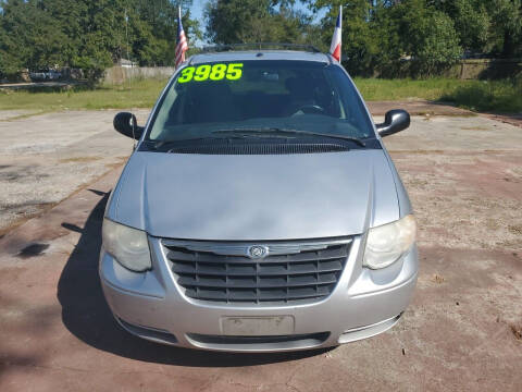 2007 chrysler town and country van