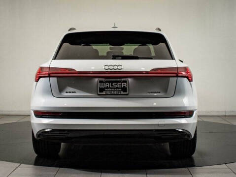 2021 Audi e-tron quattro Premium