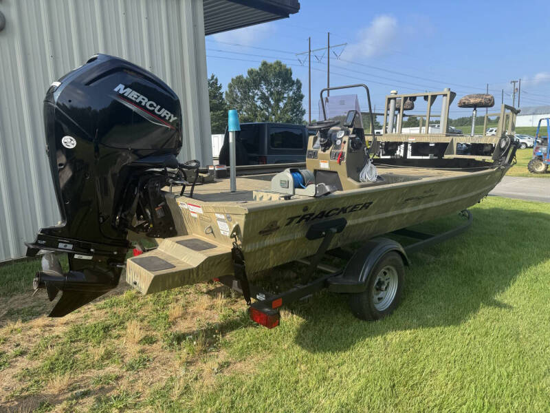 2020 Tracker 1860 Center Console Sportsman