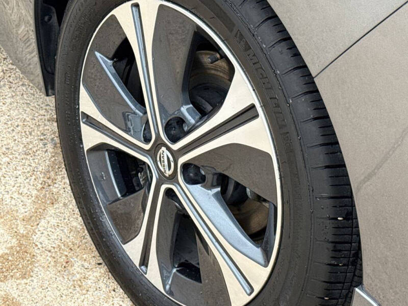2022 Nissan LEAF SV