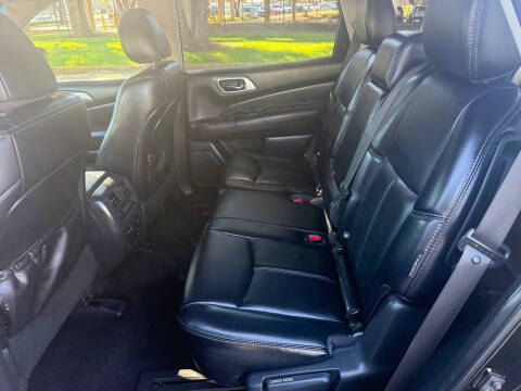 2019 Nissan Pathfinder SL