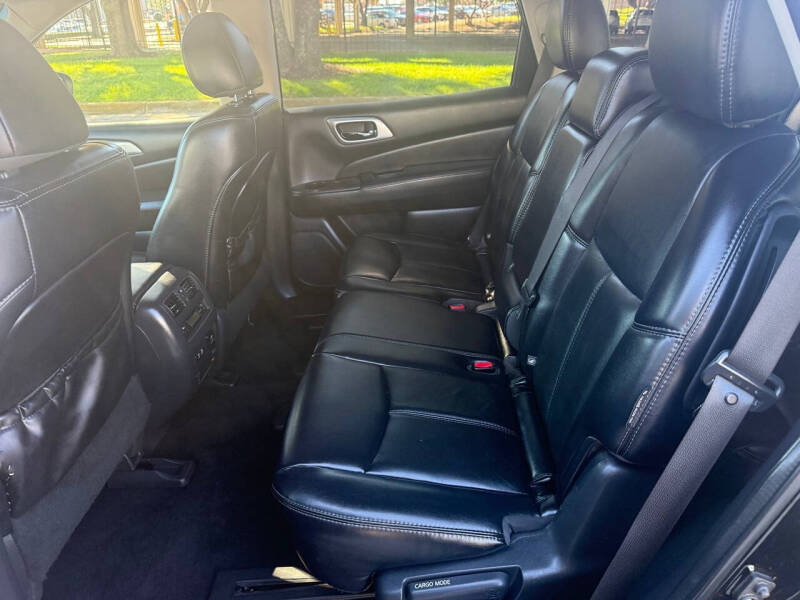 2019 Nissan Pathfinder SL