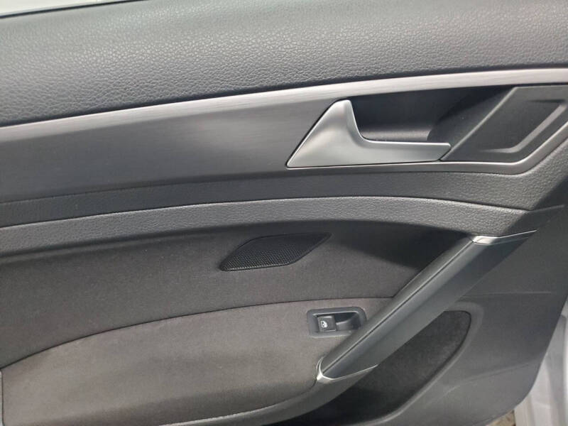 2019 Volkswagen e-Golf SE