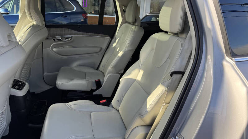 2023 Volvo XC90 Recharge T8 Ultimate Bright Theme 6P