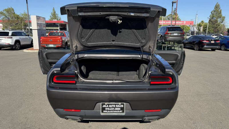 2016 Dodge Challenger SXT