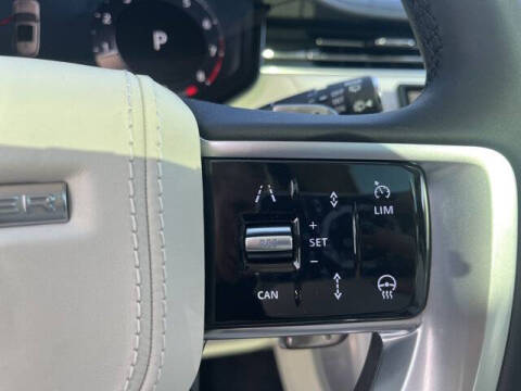 2025 Land Rover Range Rover P530 SE