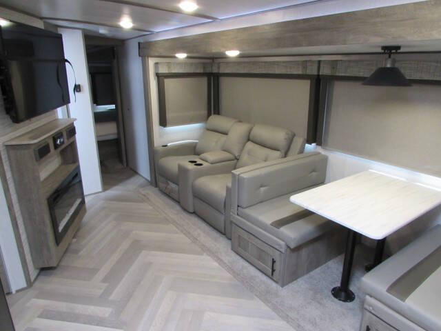 2022 Forest River 270FKS