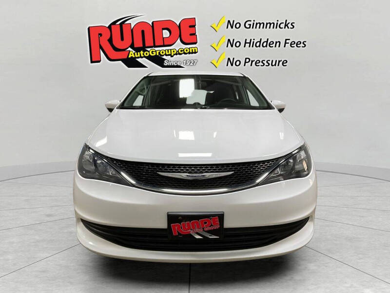 2020 Chrysler Voyager LX