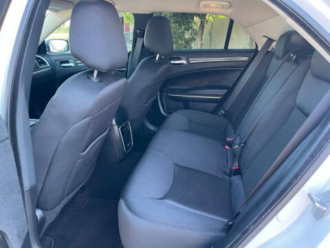 2022 Chrysler 300 Touring