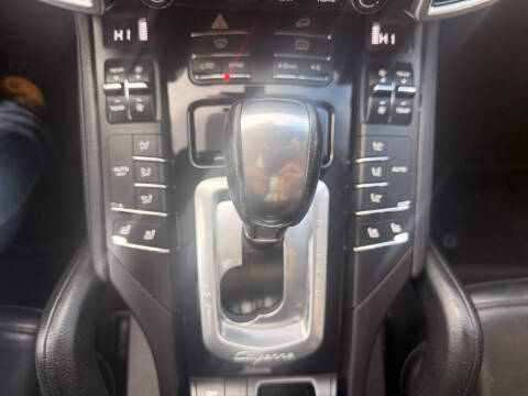 2017 Porsche Cayenne Platinum Edition