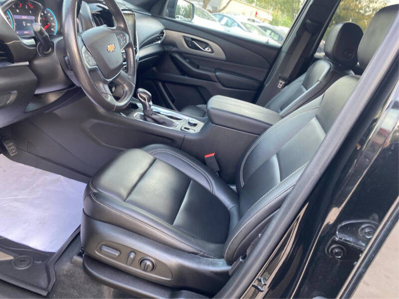 2022 Chevrolet Traverse LT Leather