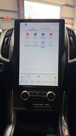 2022 Ford Edge Titanium