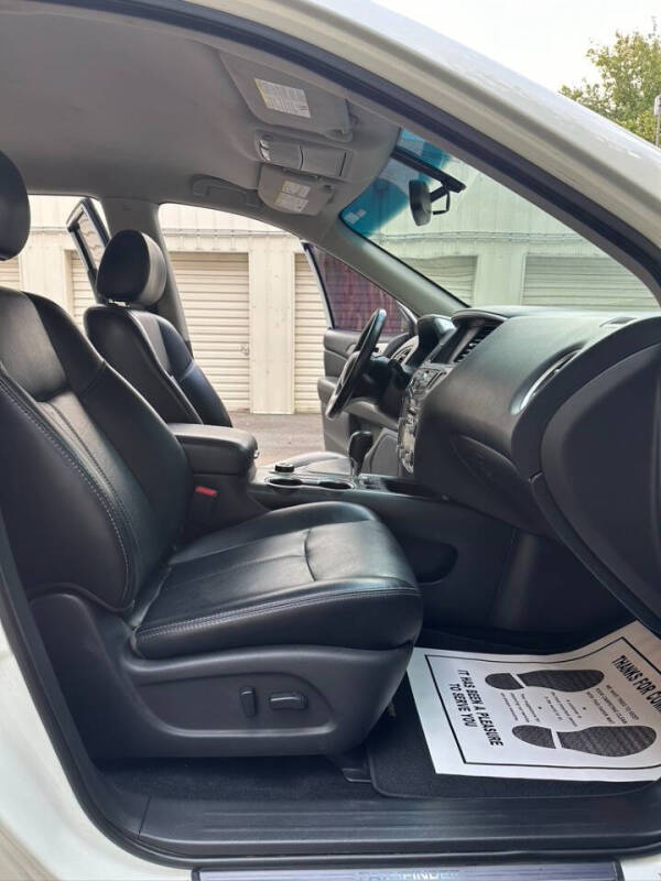 2017 Nissan Pathfinder Platinum