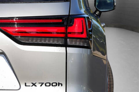 2025 Lexus LX 700h F SPORT Handling