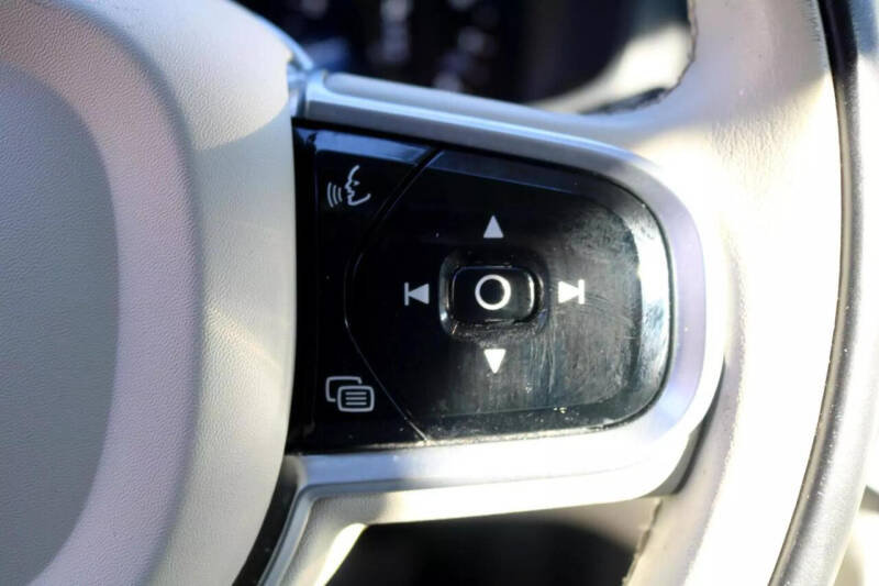 2020 Volvo V60 T5 Momentum