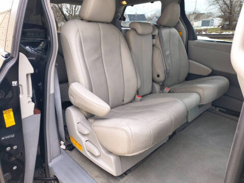 2013 Toyota Sienna XLE 8-Passenger