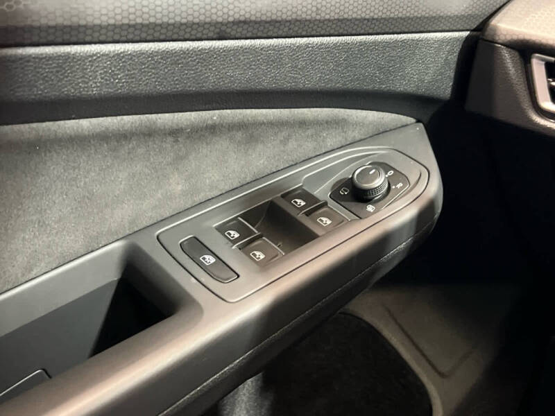 2024 Volkswagen Golf GTI SE