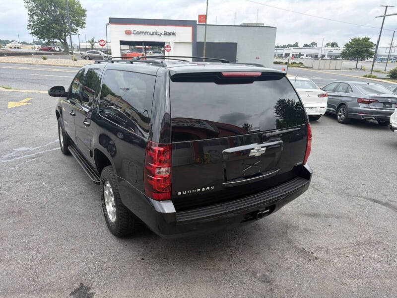 2011 Chevrolet Suburban LS
