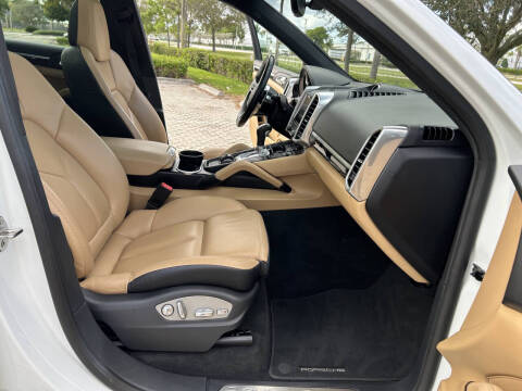 2017 Porsche Cayenne Platinum Edition