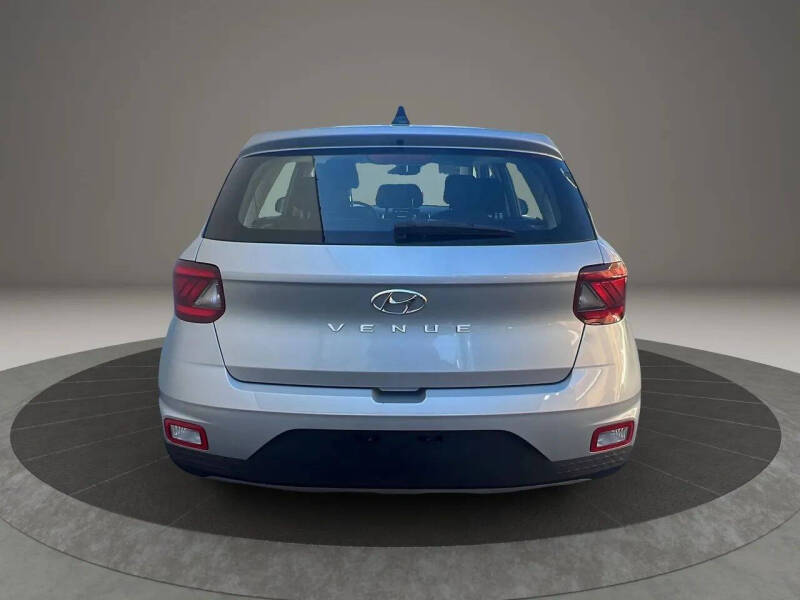 2022 Hyundai Venue SE