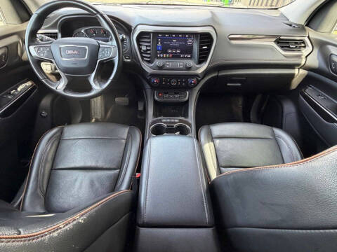 2023 GMC Acadia AT4