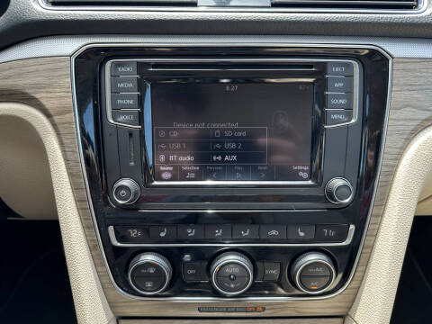 2018 Volkswagen Passat 2.0T SE