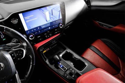 2022 Lexus NX 450h+ F SPORT Handling