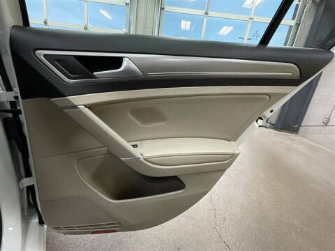 2016 Volkswagen Golf