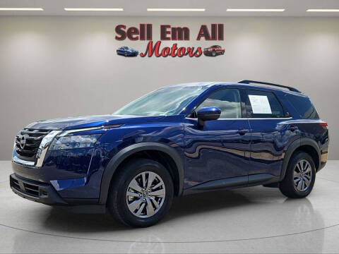 2025 Nissan Pathfinder SV