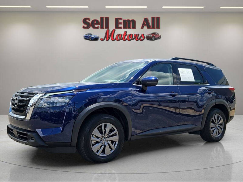 2025 Nissan Pathfinder SV