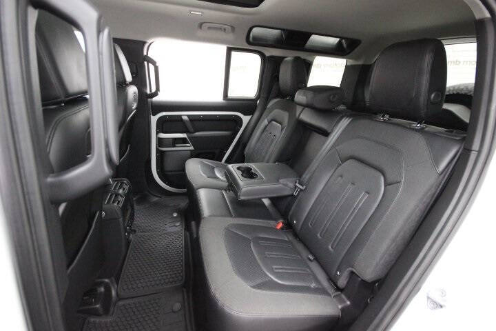 2020 Land Rover Defender 110 SE