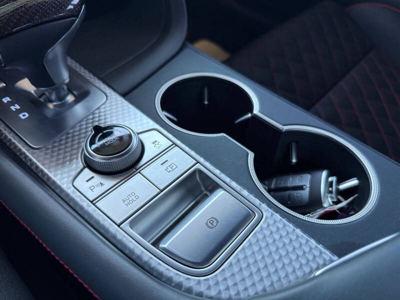 2023 Genesis G70