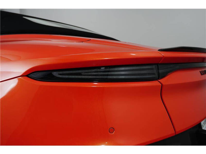 2022 Aston Martin DBS Superleggera