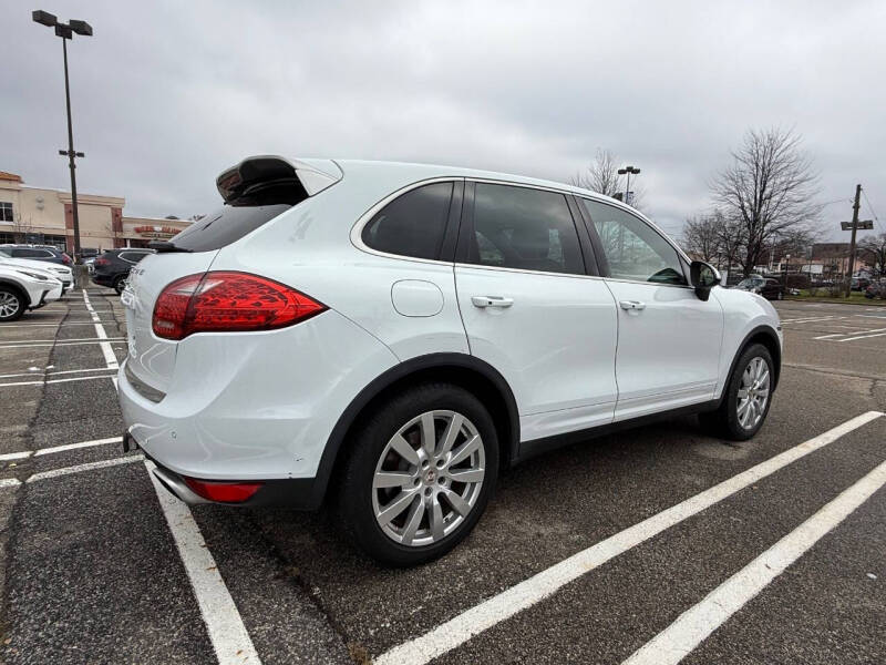 2014 Porsche Cayenne Platinum