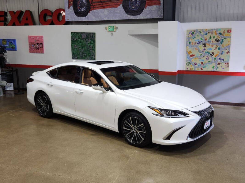 2023 Lexus ES 300h