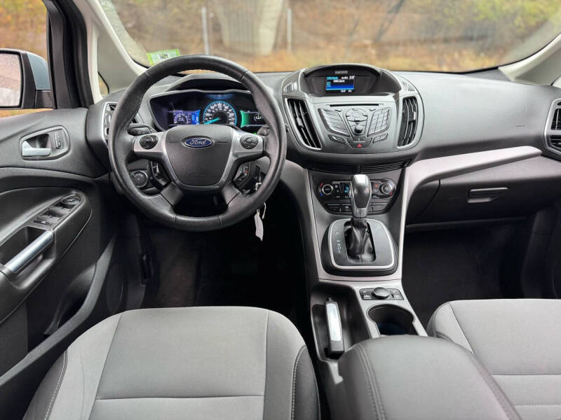 2013 Ford C-Max SE photo 16