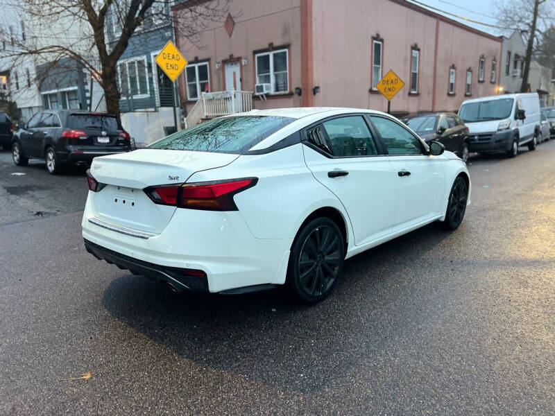 2021 Nissan Altima SR photo 7