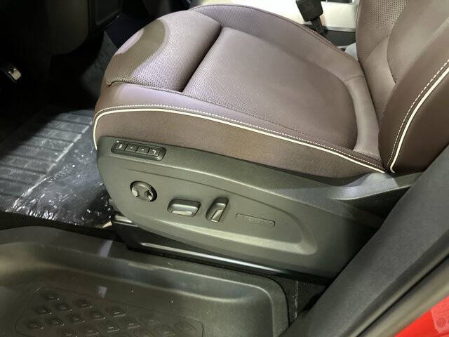 2025 Volkswagen ID. Buzz Pro S Plus 4Motion