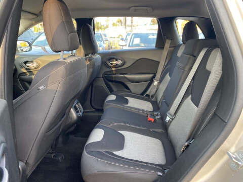 2014 Jeep Cherokee Sport