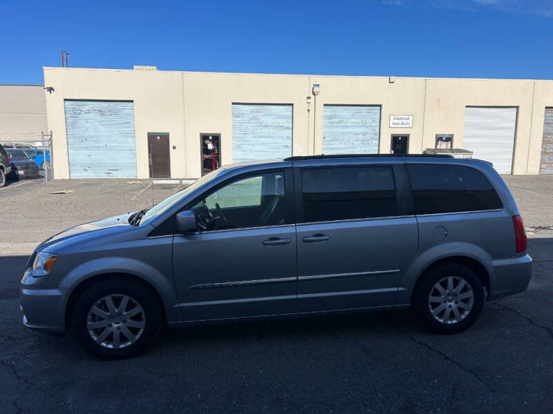 2015 Chrysler Town & Country Touring photo 10