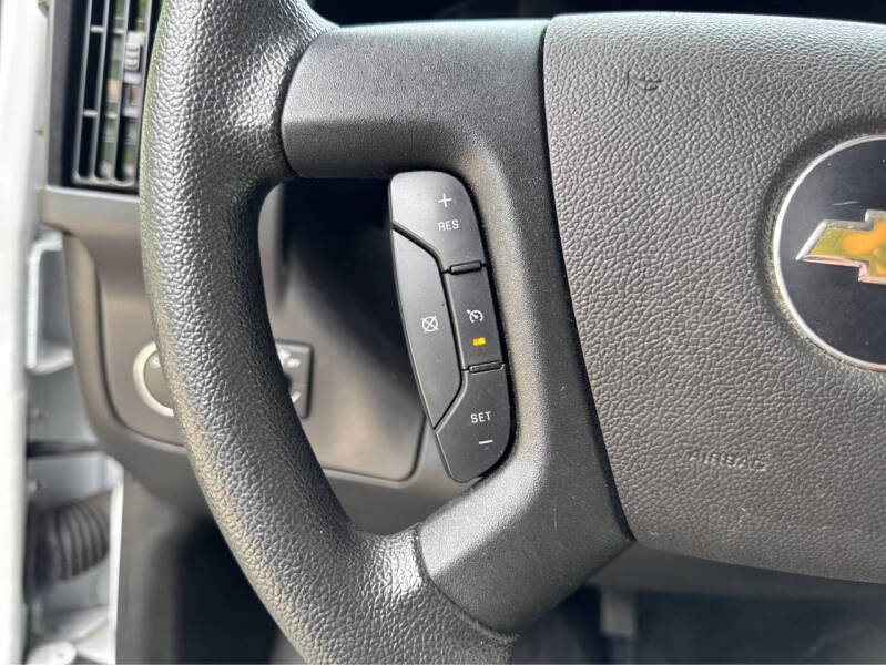 2025 Chevrolet Express 2500